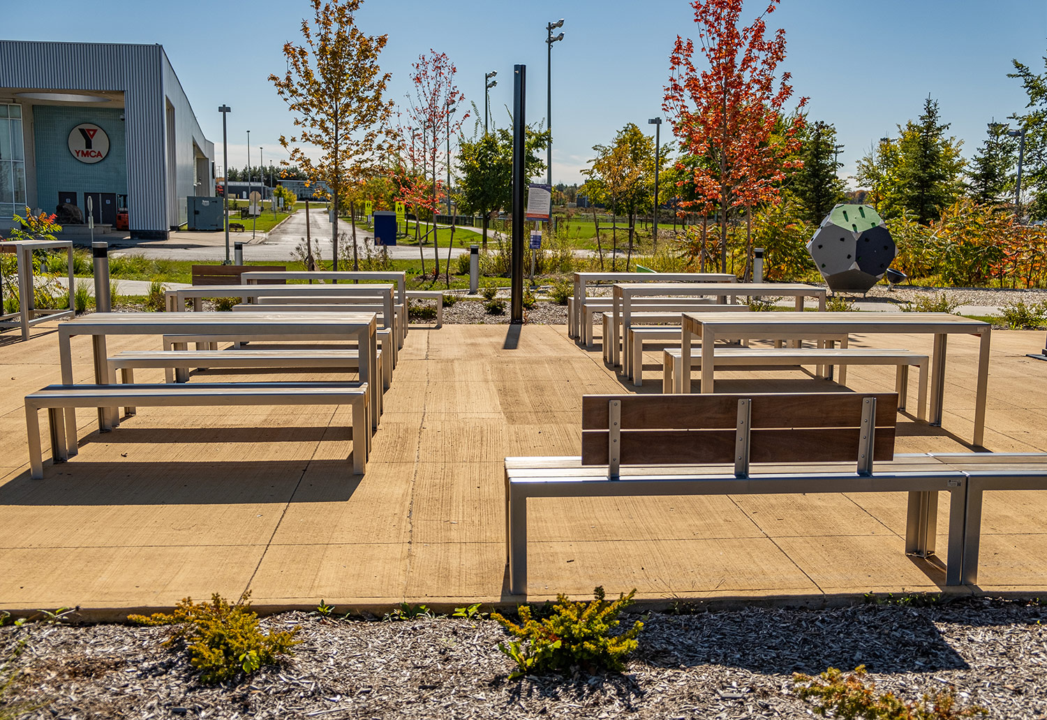 Rizzardo Health & Wellness Centre, outdoor eating area, Gordon + Gordon Group, Owner Representative